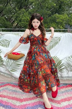 French Vintage Floral Long Dress with V-Neck and Spaghetti Straps - Summer Vacation Style Inspired by 90s and Y2K Fashion