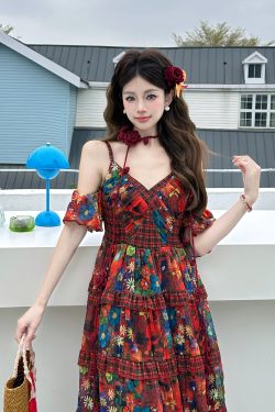 French Vintage Floral Long Dress with V-Neck and Spaghetti Straps - Summer Vacation Style Inspired by 90s and Y2K Fashion