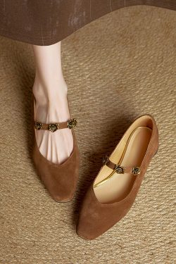 French Vintage Low-Heeled Mary Jane Shoes for Women - Versatile Square-Toe Flats in Italian Style