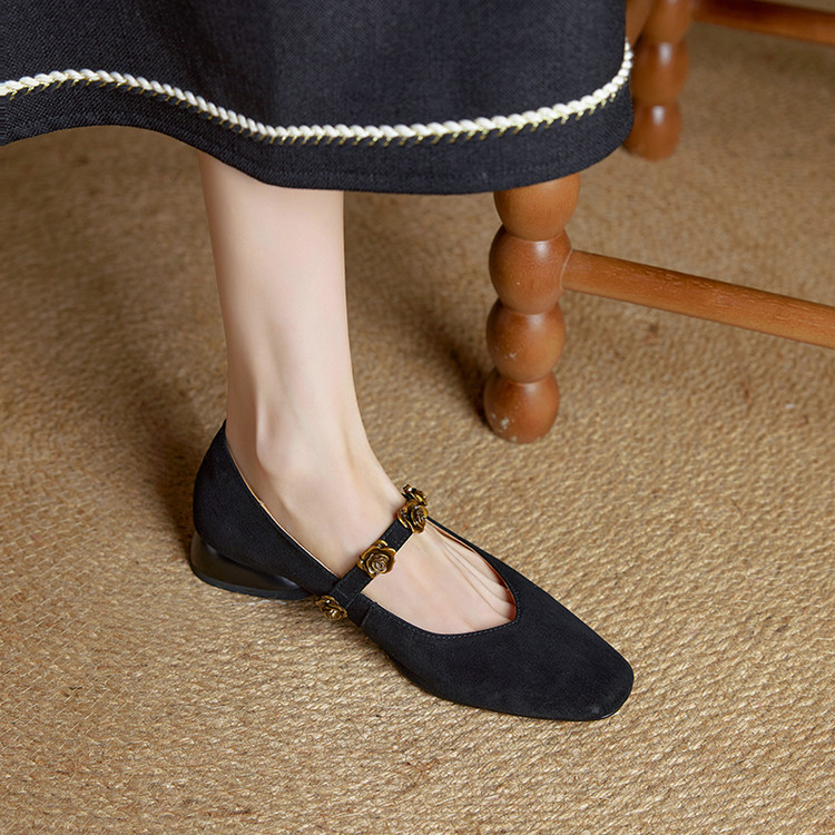 French Vintage Low-Heeled Mary Jane Shoes for Women - Versatile Square-Toe Flats in Italian Style French Vintage Low-Heeled Mary Jane Shoes for Women - Versatile Square-Toe Flats in Italian Style