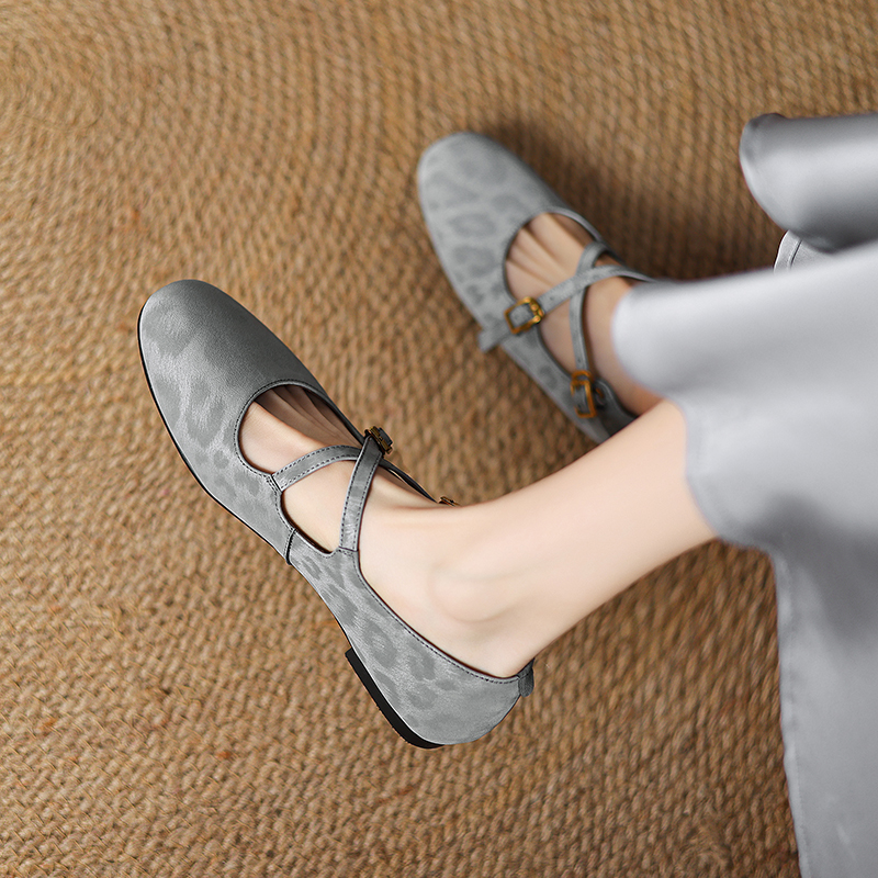 French Vintage Style Genuine Leather Cross Strap Flat Mary Jane Shoes for Women - Round Toe, Shallow Mouth, Perfect for Spring French Vintage Style Genuine Leather Cross Strap Flat Mary Jane Shoes for Women - Round Toe, Shallow Mouth, Perfect for Spring
