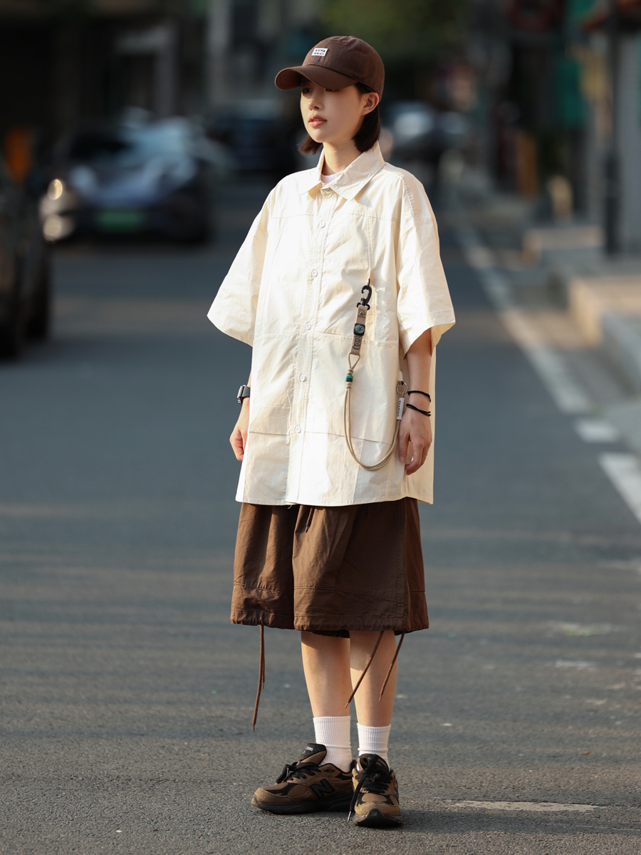 Functional Outdoor Work Shirt for Men & Women - Loose Fit, Multi-Pocket, Hanging Buckle Design, Versatile for Hiking & Casual Wear Functional Outdoor Work Shirt for Men & Women - Loose Fit, Multi-Pocket, Hanging Buckle Design, Versatile for Hiking & Casual Wear