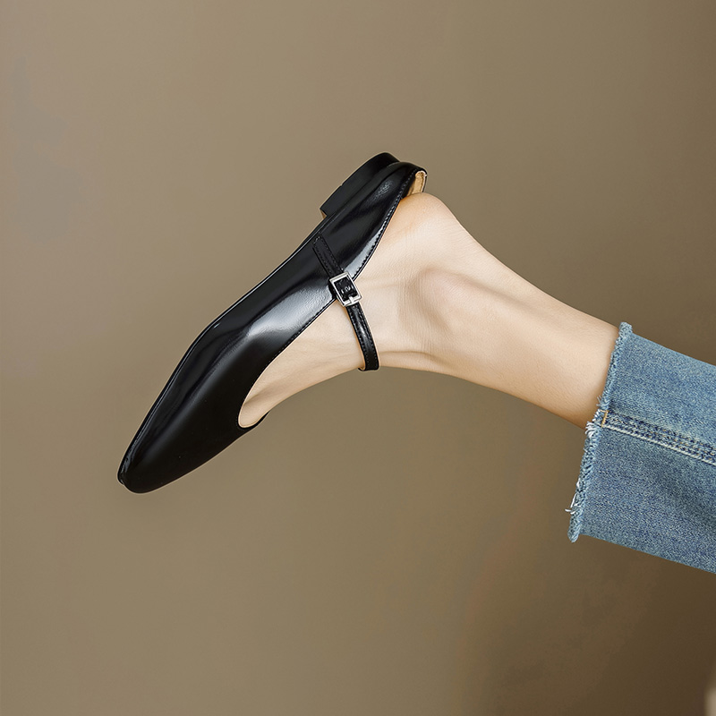 Genuine Leather Baotou Half Slippers Women’s Flat Sandals with One Strap - Soft Bottom Italian Style Footwear Genuine Leather Baotou Half Slippers Women’s Flat Sandals with One Strap - Soft Bottom Italian Style Footwear