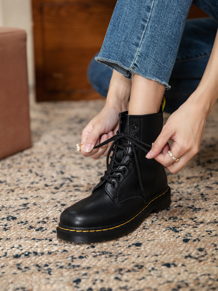 Genuine Leather Black Martin Boots for Women, Summer Ankle Boots, British Style Flat Eight-Hole & Six-Hole Shoes, Sizes 41-43 Genuine Leather Black Martin Boots for Women, Summer Ankle Boots, British Style Flat Eight-Hole & Six-Hole Shoes, Sizes 41-43