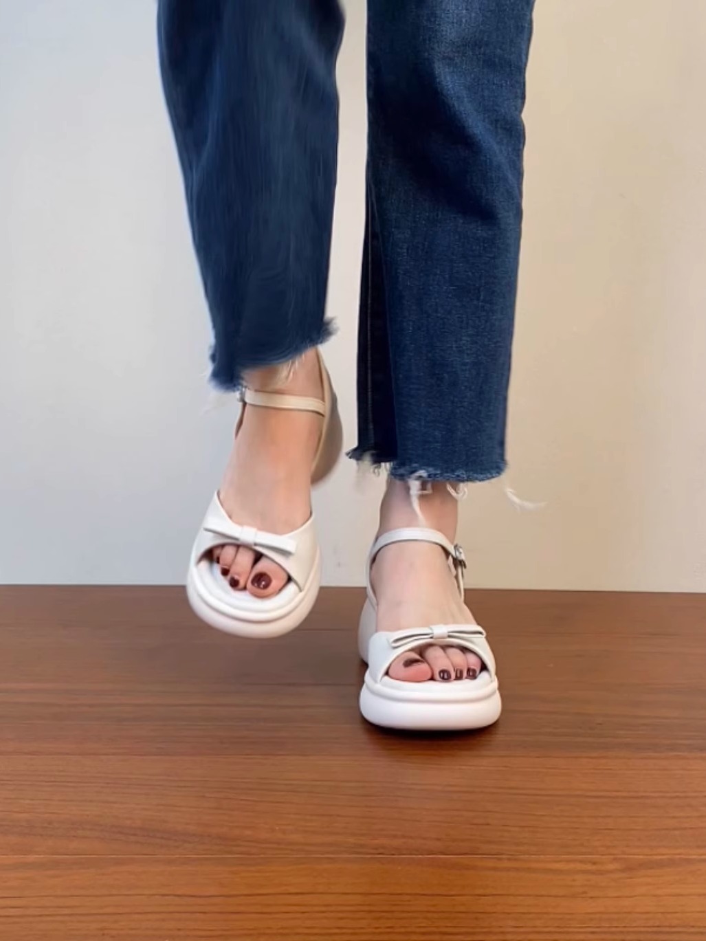 Genuine Leather Chunky Heel Open-Toe Sandals for Women, Thick Sole Roman Style Summer 2025, Sizes 41-43, Trendy Footwear Genuine Leather Chunky Heel Open-Toe Sandals for Women, Thick Sole Roman Style Summer 2025, Sizes 41-43, Trendy Footwear