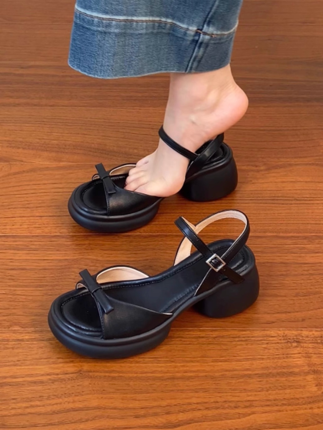 Genuine Leather Chunky Heel Open-Toe Sandals for Women, Thick Sole Roman Style Summer 2025, Sizes 41-43, Trendy Footwear Genuine Leather Chunky Heel Open-Toe Sandals for Women, Thick Sole Roman Style Summer 2025, Sizes 41-43, Trendy Footwear