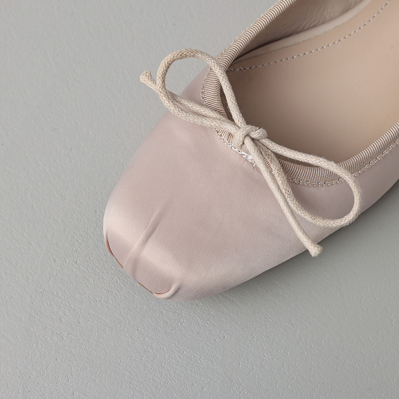 Genuine Leather Elegant Bow Satin Square-Toe Flat Ballet Shoes for Women - Italian Style, Timeless Fashion, Chic Comfort Genuine Leather Elegant Bow Satin Square-Toe Flat Ballet Shoes for Women - Italian Style, Timeless Fashion, Chic Comfort