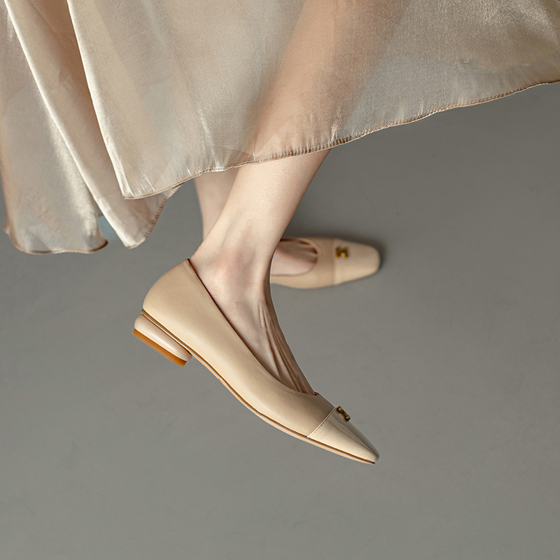 Genuine Leather French Literary Style Flat Shoes for Women - Elegant Gold Buckle, Square Toe, Low Chunky Heel, Chic Comfort Genuine Leather French Literary Style Flat Shoes for Women - Elegant Gold Buckle, Square Toe, Low Chunky Heel, Chic Comfort