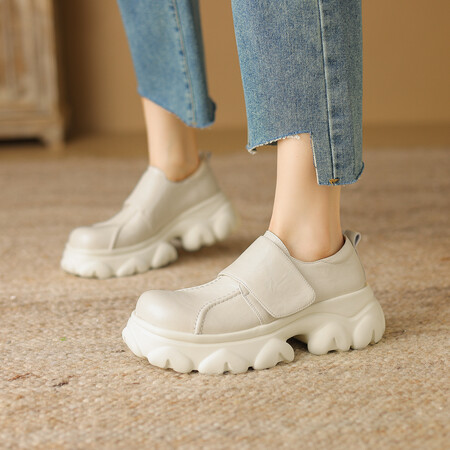 Genuine Leather Italian-Style Women's Shoes - Comfortable Thick Sole 6 cm Soft Sole - Trendy Fashion Footwear for Everyday Wear Genuine Leather Italian-Style Women's Shoes - Comfortable Thick Sole 6 cm Soft Sole - Trendy Fashion Footwear for Everyday Wear