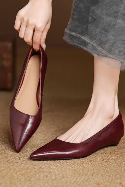 Genuine Leather Low-Heeled Pointed Toe Work Shoes for Women - Elegant Commuting Style, Italian Design, Perfect for Office and Daily Wear