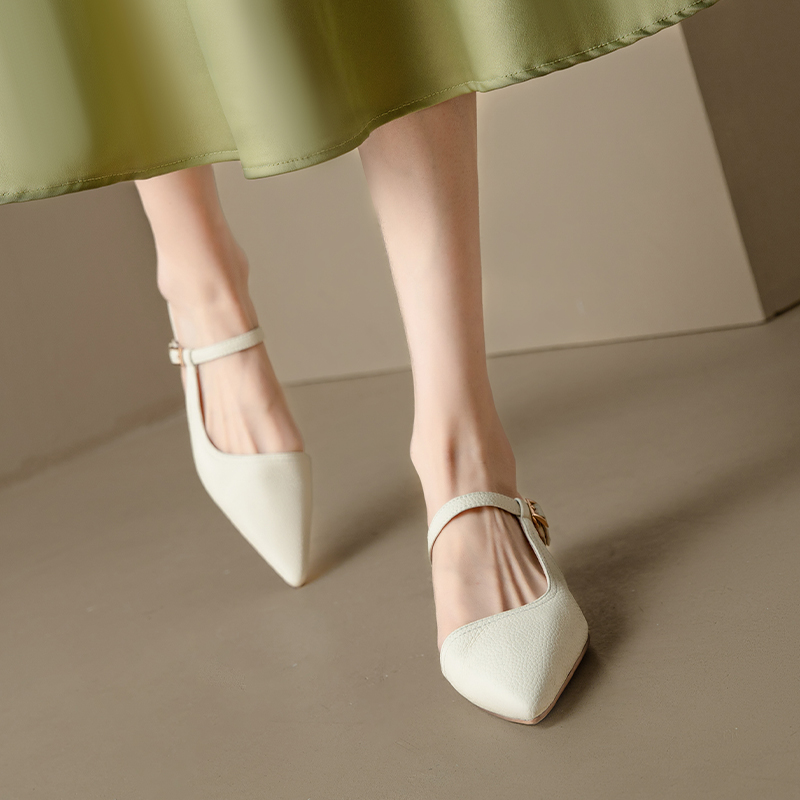 Genuine Leather One-Strap Open-Toe Half-Drag Sandals with Pointed Kitten Heels - Chic Summer Footwear for Stylish Outfits Genuine Leather One-Strap Open-Toe Half-Drag Sandals with Pointed Kitten Heels - Chic Summer Footwear for Stylish Outfits