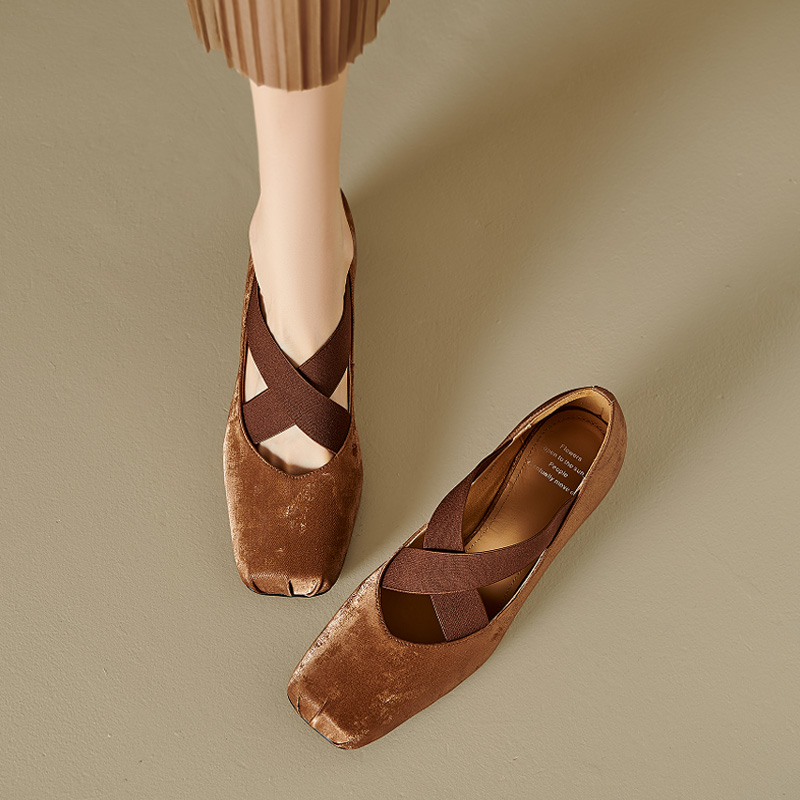 Genuine Leather Retro Chinese Style Ballet Shoes - Mid-Heel Mary Jane Chunky Heel Flats for Y2K and Vintage Fashion Lovers Genuine Leather Retro Chinese Style Ballet Shoes - Mid-Heel Mary Jane Chunky Heel Flats for Y2K and Vintage Fashion Lovers