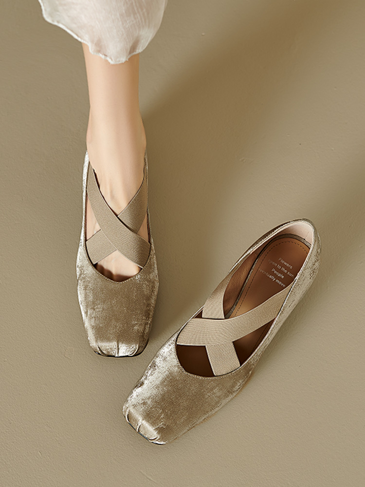 Genuine Leather Retro Chinese Style Ballet Shoes - Mid-Heel Mary Jane Chunky Heel Flats for Y2K and Vintage Fashion Lovers Genuine Leather Retro Chinese Style Ballet Shoes - Mid-Heel Mary Jane Chunky Heel Flats for Y2K and Vintage Fashion Lovers