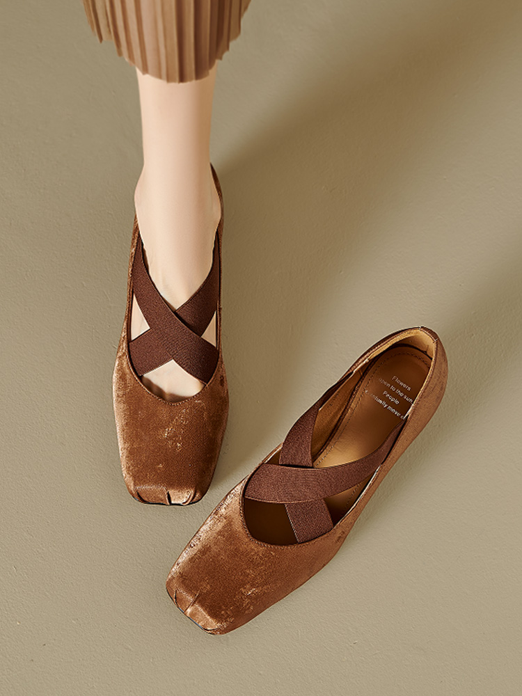 Genuine Leather Retro Chinese Style Ballet Shoes - Mid-Heel Mary Jane Chunky Heel Flats for Y2K and Vintage Fashion Lovers Genuine Leather Retro Chinese Style Ballet Shoes - Mid-Heel Mary Jane Chunky Heel Flats for Y2K and Vintage Fashion Lovers