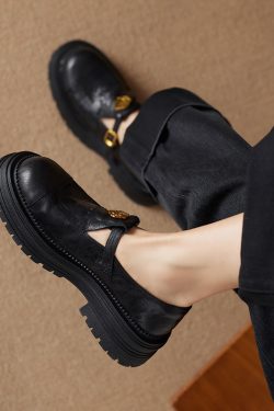 Genuine Leather Round Toe Camellia Loafers for Women - Retro Thick-Soled Flats for Commuting, Versatile Y2K Style Shoes