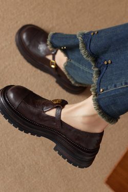 Genuine Leather Round Toe Camellia Loafers for Women - Retro Thick-Soled Flats for Commuting, Versatile Y2K Style Shoes