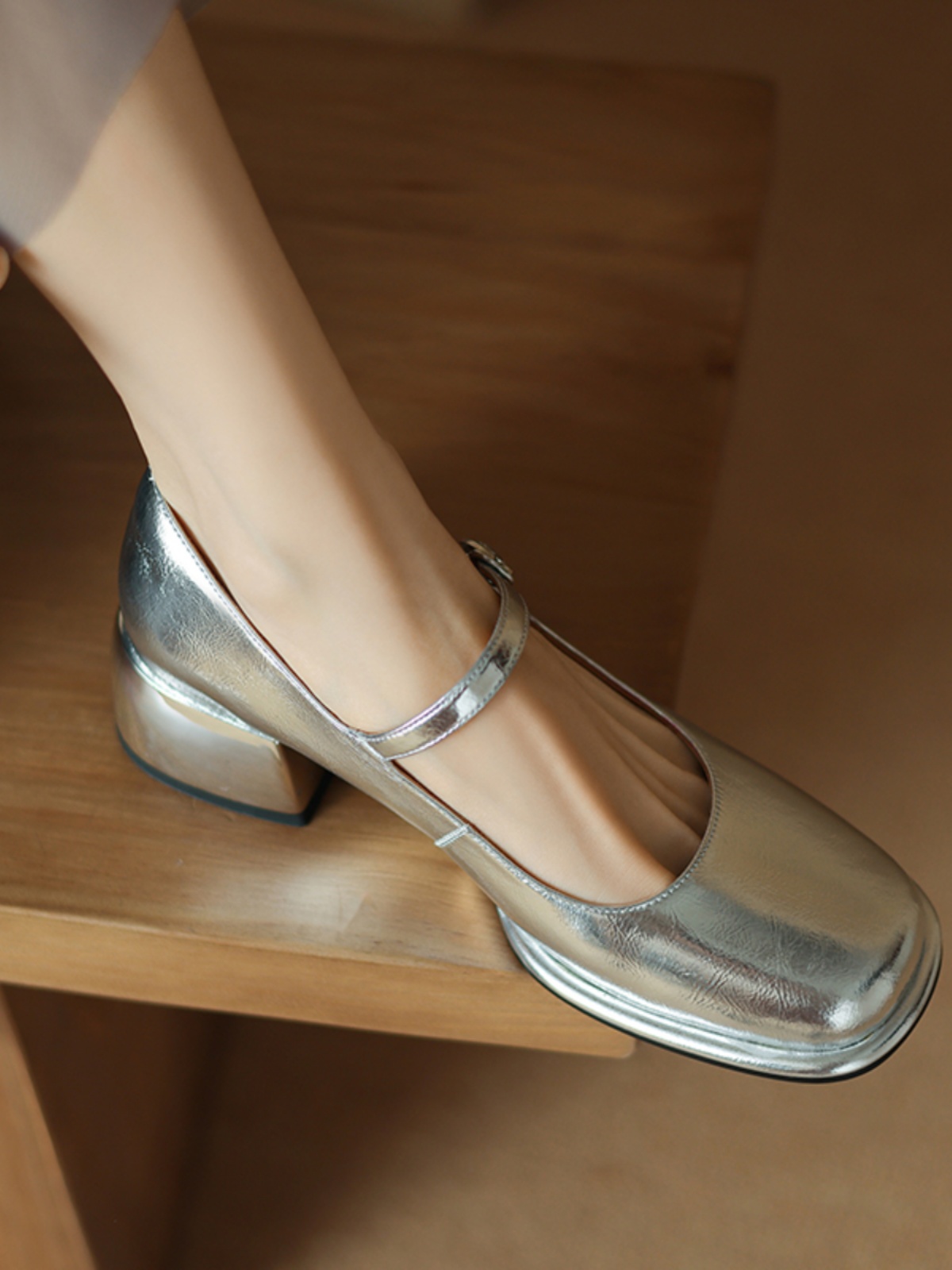 Genuine Leather Round Toe Mid Heel Chunky Mary Jane Shoes for Women - Silver One Strap Design, Spring 2025 Style Genuine Leather Round Toe Mid Heel Chunky Mary Jane Shoes for Women - Silver One Strap Design, Spring 2025 Style