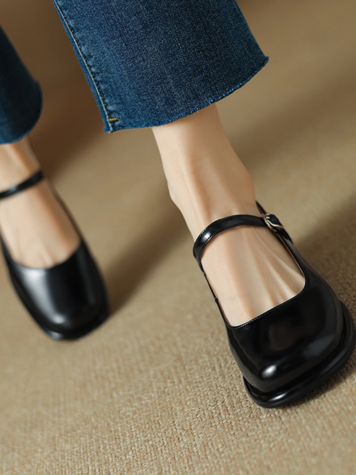 Genuine Leather Round Toe Mid Heel Chunky Mary Jane Shoes for Women - Silver One Strap Design, Spring 2025 Style Genuine Leather Round Toe Mid Heel Chunky Mary Jane Shoes for Women - Silver One Strap Design, Spring 2025 Style