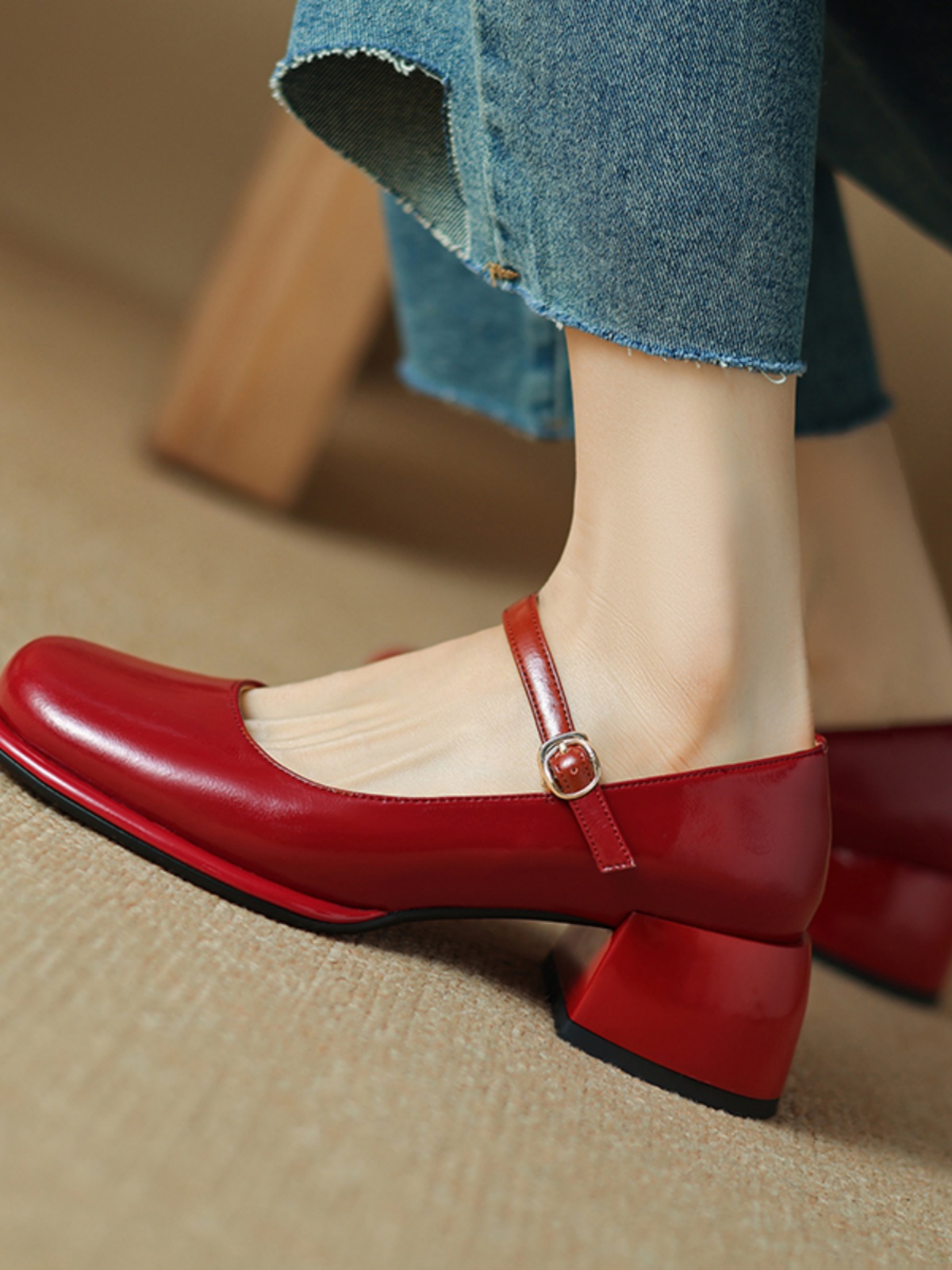 Genuine Leather Round Toe Mid Heel Chunky Mary Jane Shoes for Women - Silver One Strap Design, Spring 2025 Style Genuine Leather Round Toe Mid Heel Chunky Mary Jane Shoes for Women - Silver One Strap Design, Spring 2025 Style