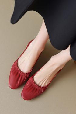 Genuine Leather Round Toe Pleated Chunky Mid-Heel Shoes for Women - Spring Versatile Style, Italian-Inspired Footwear