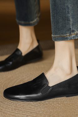 Genuine Leather Round Toe Slip-On Loafers for Women - Vintage French Style Flat Shoes - Autumn 2025 Fashion Footwear