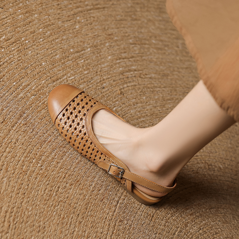 Genuine Leather Round Toe Woven Sandals for Women - Comfortable Low Heel Closed Toe Summer Footwear 2025, Versatile Style Genuine Leather Round Toe Woven Sandals for Women - Comfortable Low Heel Closed Toe Summer Footwear 2025, Versatile Style