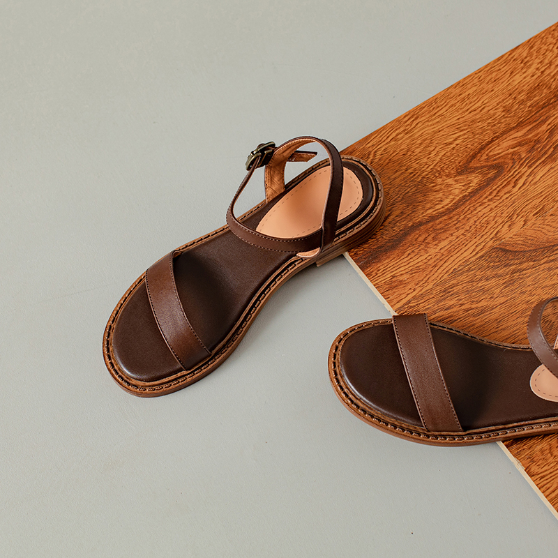 Genuine Leather Slim-Fit One-Strap Flat Casual Beach Sandals for Women - Versatile Summer 2024 Style Genuine Leather Slim-Fit One-Strap Flat Casual Beach Sandals for Women - Versatile Summer 2024 Style
