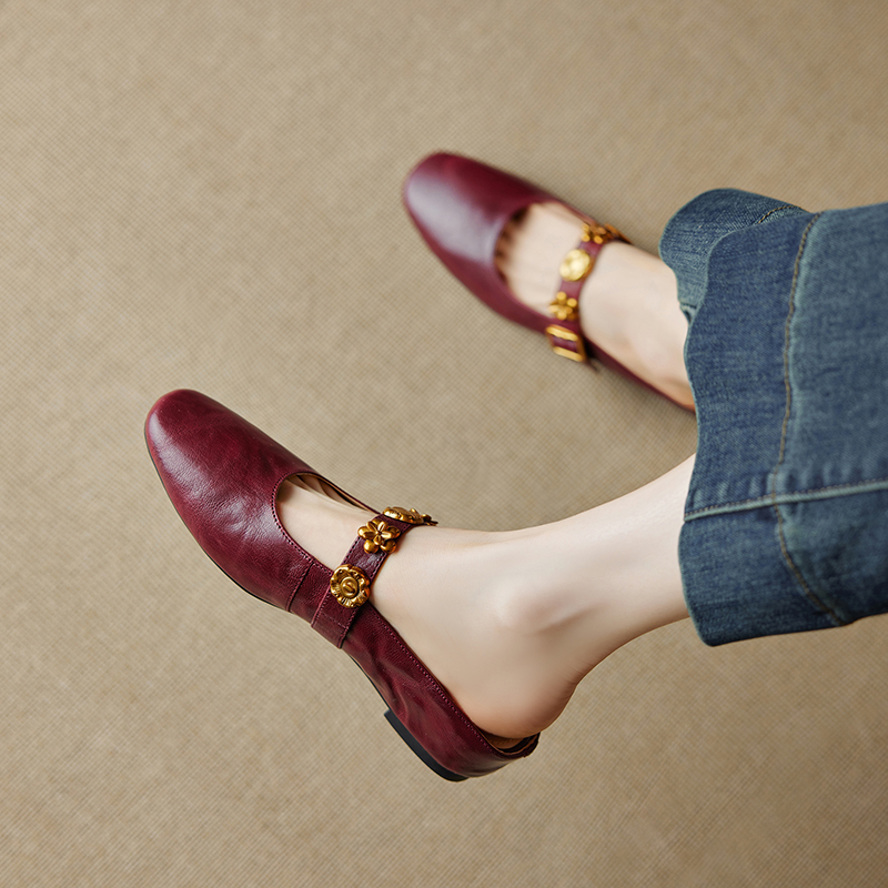 Genuine Leather Square Toe One-Strap Mule Slippers for Women - Summer 2025 Hidden Height Closed-Toe Fashion Footwear Genuine Leather Square Toe One-Strap Mule Slippers for Women - Summer 2025 Hidden Height Closed-Toe Fashion Footwear