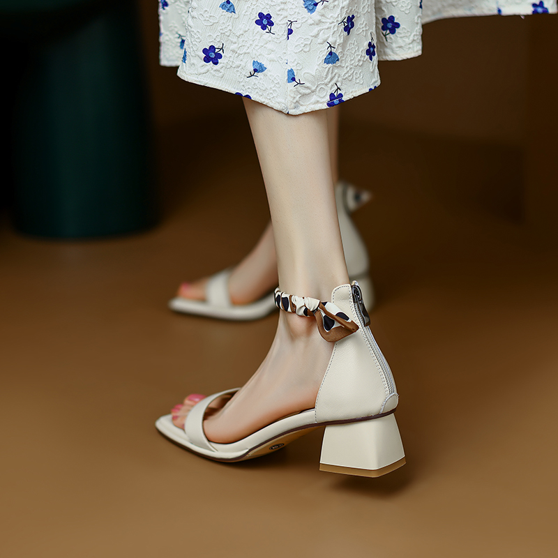 Genuine Leather Square-Toe Open-Toe Sandals for Women - Summer 2025 Mid-Heel One-Strap Design with Back Zipper in Stylish Versatile Look Genuine Leather Square-Toe Open-Toe Sandals for Women - Summer 2025 Mid-Heel One-Strap Design with Back Zipper in Stylish Versatile Look