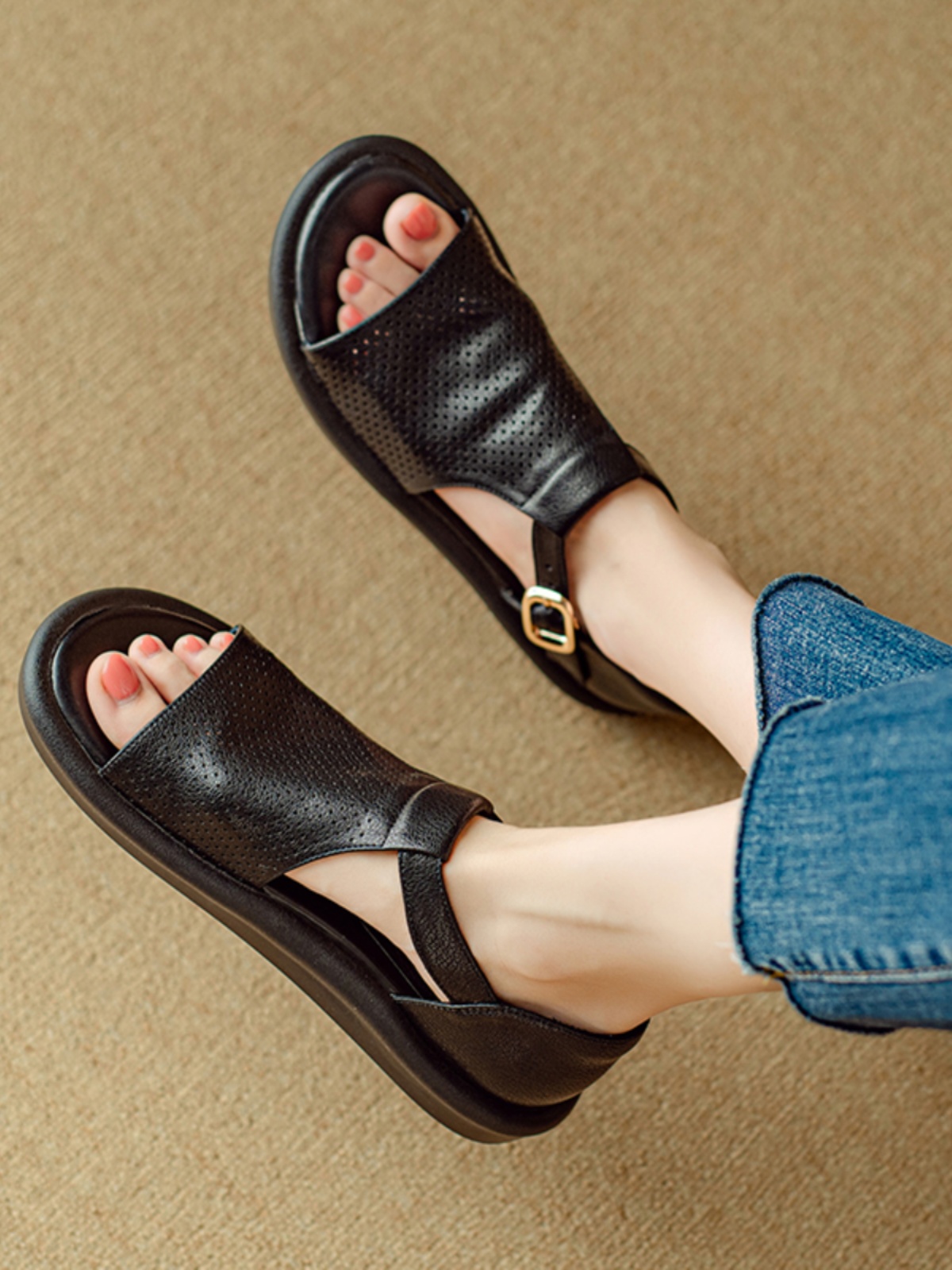 Genuine Leather T-Strap Open-Toe Flat Roman Sandals for Women - Summer 2025 Soft Bottom Hole Design, Trendy Casual Footwear Genuine Leather T-Strap Open-Toe Flat Roman Sandals for Women - Summer 2025 Soft Bottom Hole Design, Trendy Casual Footwear