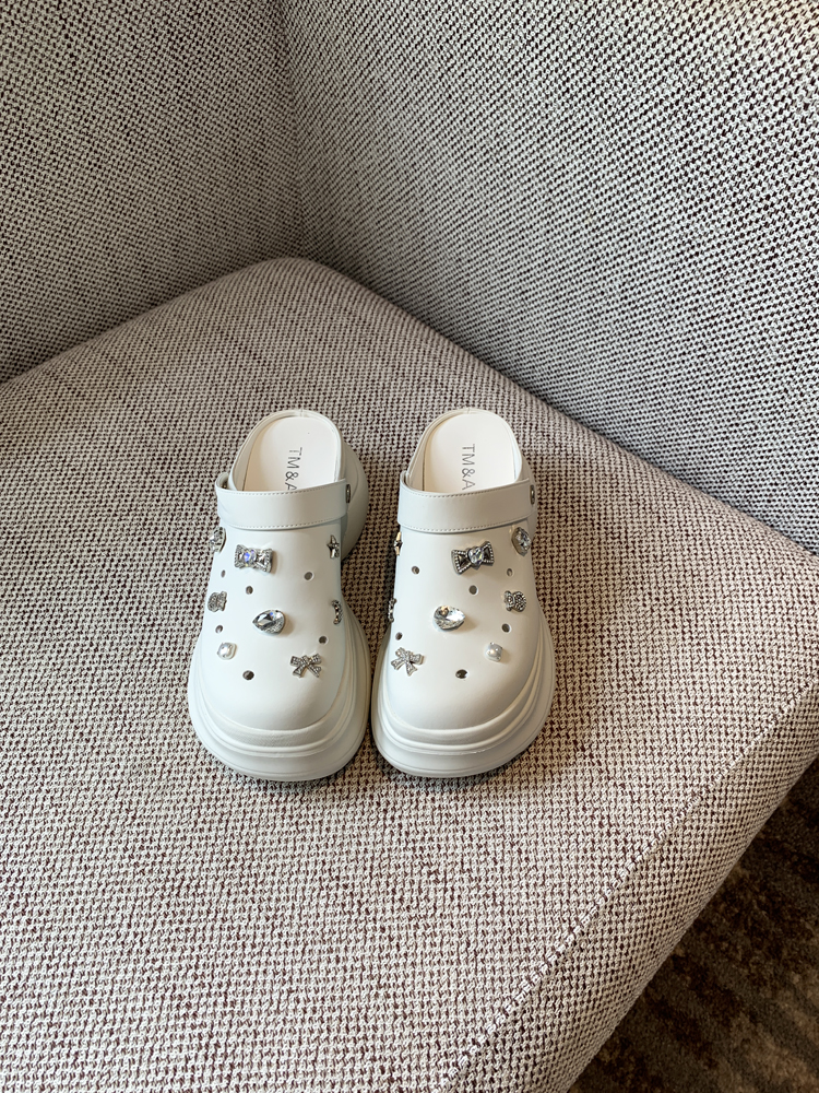 Genuine Leather Thick-Soled Closed-Toe Sandals for Women - 2025 Summer Versatile Half Slippers, Niche Fashion Footwear Genuine Leather Thick-Soled Closed-Toe Sandals for Women - 2025 Summer Versatile Half Slippers, Niche Fashion Footwear