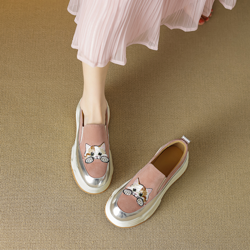 Genuine Leather Thick-Soled Lucky Cat Embroidered Slip-On Loafers for Women - 2025 Height-Increasing Flats, Trendy Y2K Style Genuine Leather Thick-Soled Lucky Cat Embroidered Slip-On Loafers for Women - 2025 Height-Increasing Flats, Trendy Y2K Style