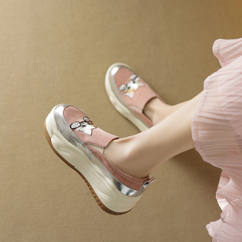 Genuine Leather Thick-Soled Lucky Cat Embroidered Slip-On Loafers for Women - 2025 Height-Increasing Flats, Trendy Y2K Style Genuine Leather Thick-Soled Lucky Cat Embroidered Slip-On Loafers for Women - 2025 Height-Increasing Flats, Trendy Y2K Style