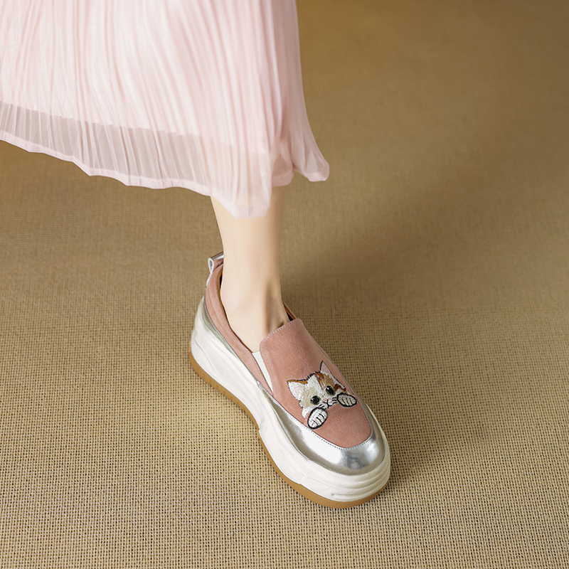 Genuine Leather Thick-Soled Lucky Cat Embroidered Slip-On Loafers for Women - 2025 Height-Increasing Flats, Trendy Y2K Style Genuine Leather Thick-Soled Lucky Cat Embroidered Slip-On Loafers for Women - 2025 Height-Increasing Flats, Trendy Y2K Style