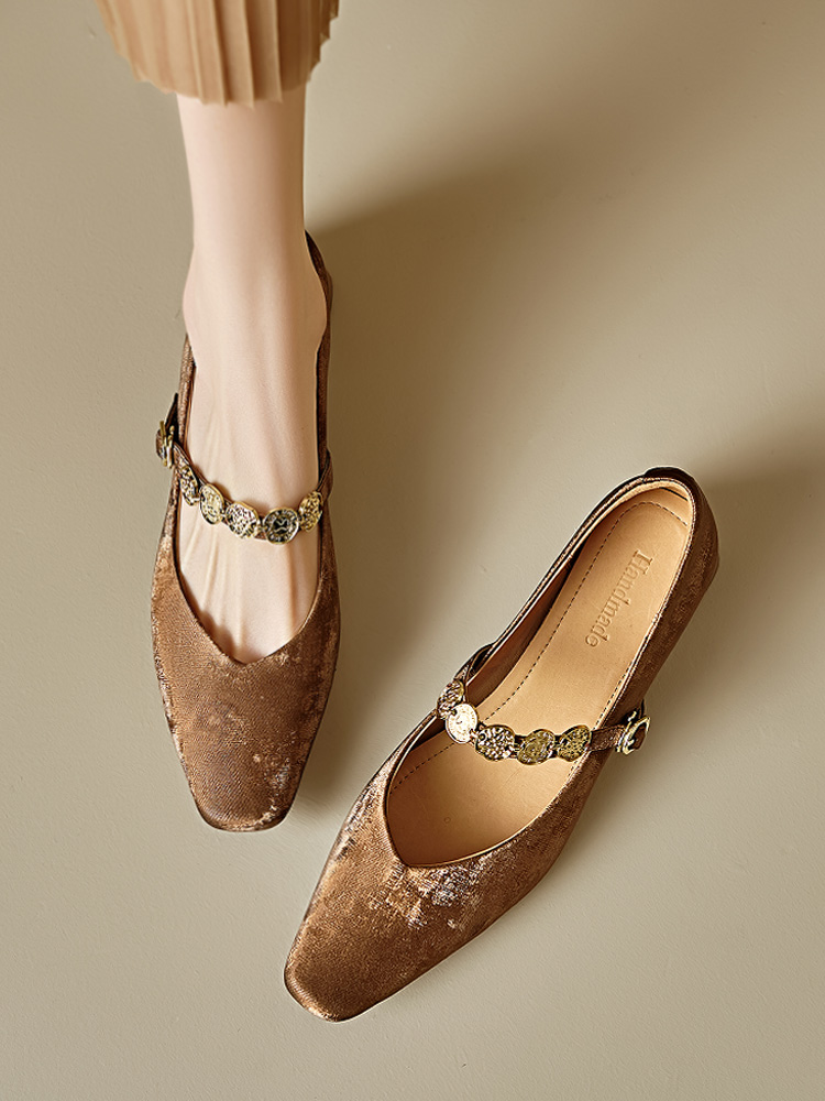 Genuine Leather Vintage Mary Jane Shoes for Women - Mid-Heel, Square Toe, Chunky Heel, Retro Style, Italian Design Genuine Leather Vintage Mary Jane Shoes for Women - Mid-Heel, Square Toe, Chunky Heel, Retro Style, Italian Design