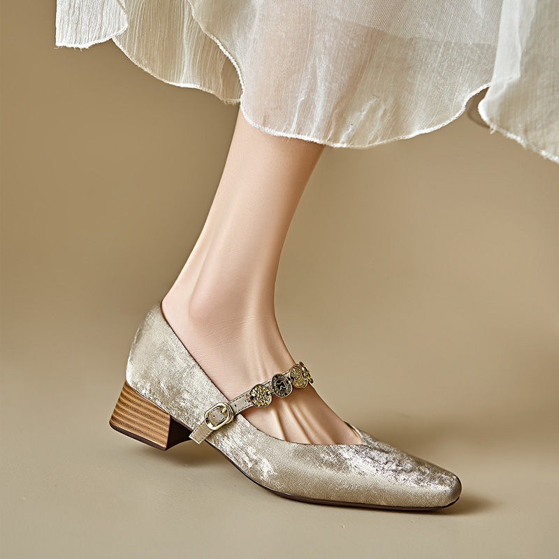 Genuine Leather Vintage Mary Jane Shoes for Women - Mid-Heel, Square Toe, Chunky Heel, Retro Style, Italian Design Genuine Leather Vintage Mary Jane Shoes for Women - Mid-Heel, Square Toe, Chunky Heel, Retro Style, Italian Design