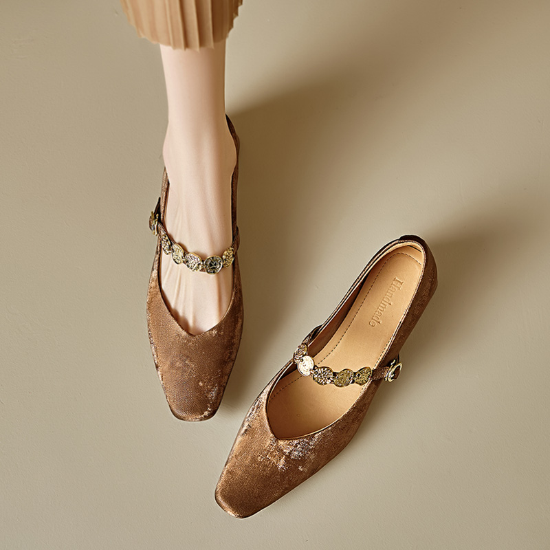 Genuine Leather Vintage Mary Jane Shoes for Women - Mid-Heel, Square Toe, Chunky Heel, Retro Style, Italian Design Genuine Leather Vintage Mary Jane Shoes for Women - Mid-Heel, Square Toe, Chunky Heel, Retro Style, Italian Design