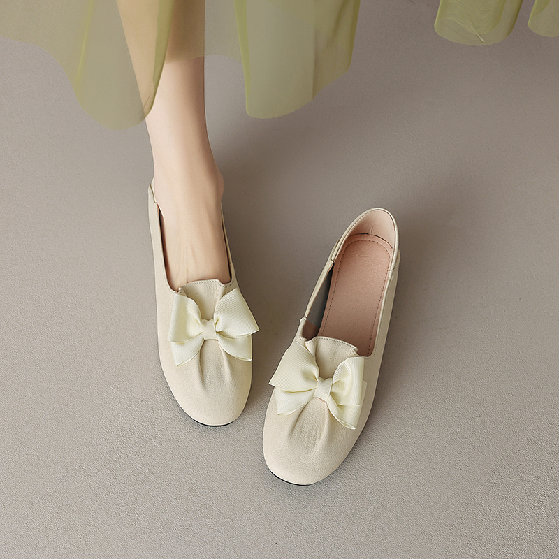 Giant Soft French Genuine Leather Women's Ballet Flats with Gentle Bow - Artistic Two-Way Design for Comfortable Everyday Style Giant Soft French Genuine Leather Women's Ballet Flats with Gentle Bow - Artistic Two-Way Design for Comfortable Everyday Style