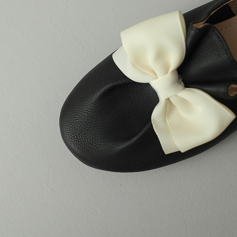 Giant Soft French Genuine Leather Women's Ballet Flats with Gentle Bow - Artistic Two-Way Design for Comfortable Everyday Style Giant Soft French Genuine Leather Women's Ballet Flats with Gentle Bow - Artistic Two-Way Design for Comfortable Everyday Style