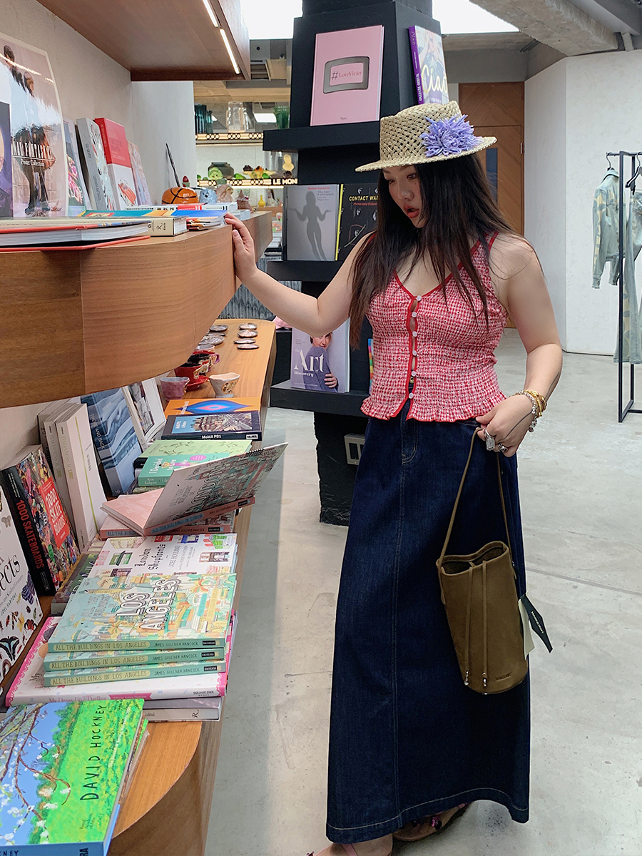 Gold Hollow Out Strap Tank Top for Women - Plus Size Summer Outfit, Big Support, Trendy Hot Girl Style 2025 Gold Hollow Out Strap Tank Top for Women - Plus Size Summer Outfit, Big Support, Trendy Hot Girl Style 2025