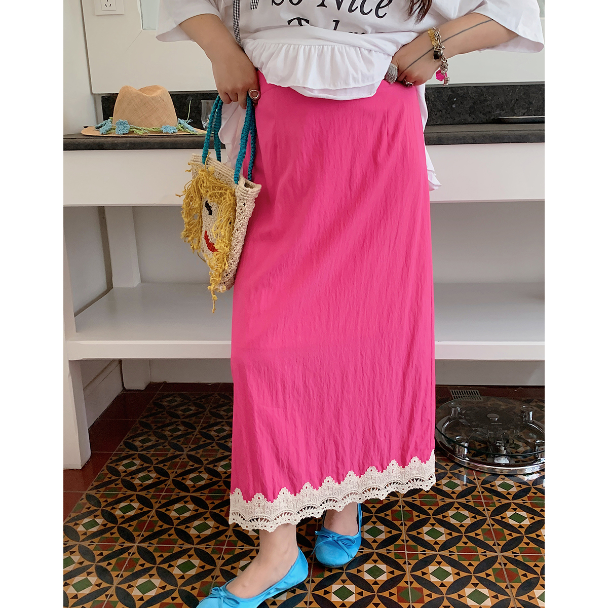 Gold Lace Splicing Slit Midi Skirt for Women, Plus Size 2025 Summer Fashion, Slimming Belly Coverage, Trendy Big Support Design Gold Lace Splicing Slit Midi Skirt for Women, Plus Size 2025 Summer Fashion, Slimming Belly Coverage, Trendy Big Support Design