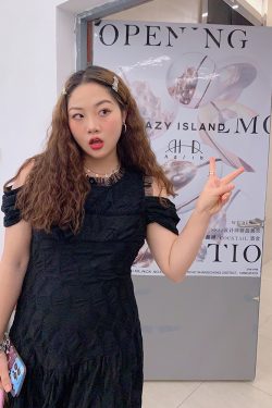 Gold Off-Shoulder Plus Size Dress for Women - Elegant Goddess Style, Waist-Defined, Black Long Dress for Summer Events