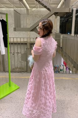 Gold Off-Shoulder Plus Size Dress for Women - Elegant Goddess Style, Waist-Defined, Black Long Dress for Summer Events