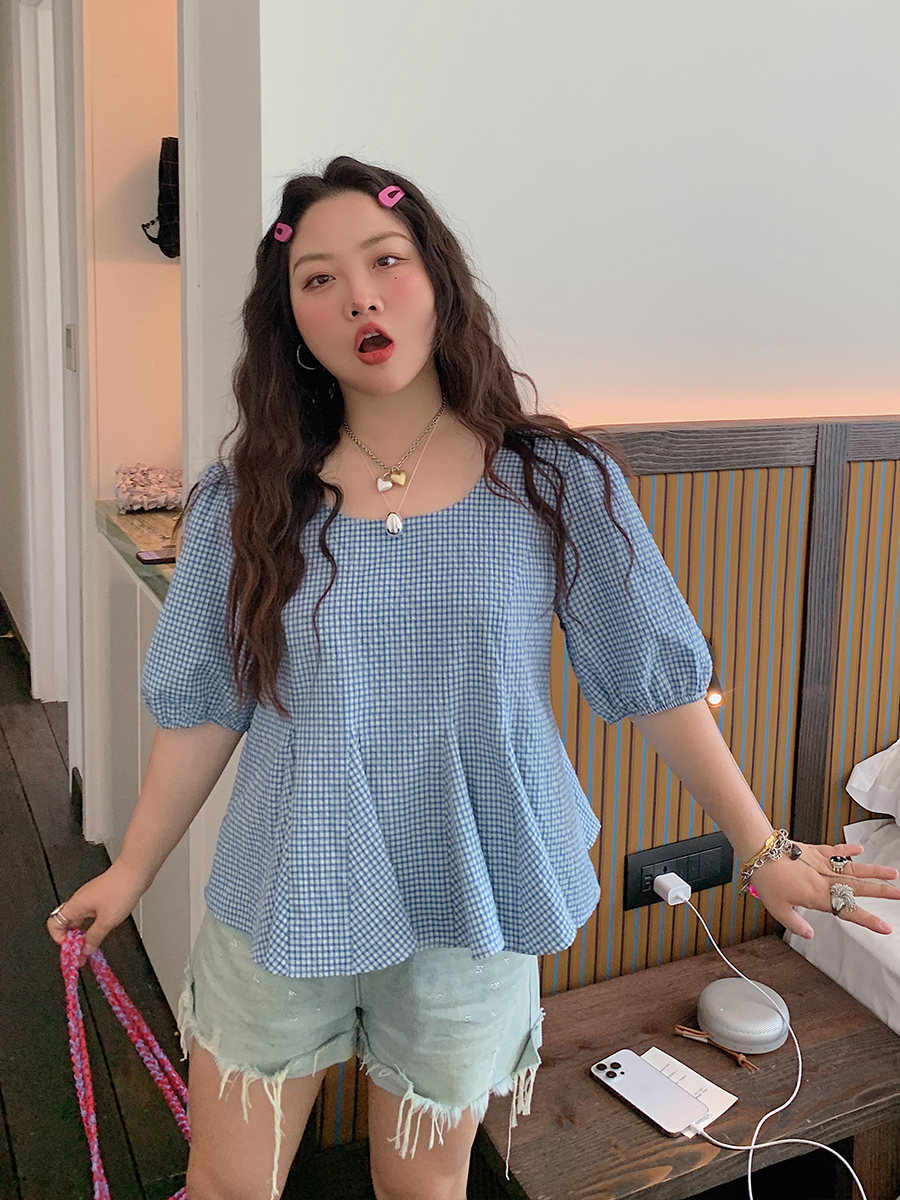 Gold Plaid Waist-Cinching Short Sleeve Shirt for Women - Summer 2025 Light Luxury Chic Top, Perfect for Y2K and Korean Style Fashion. Gold Plaid Waist-Cinching Short Sleeve Shirt for Women - Summer 2025 Light Luxury Chic Top, Perfect for Y2K and Korean Style Fashion.