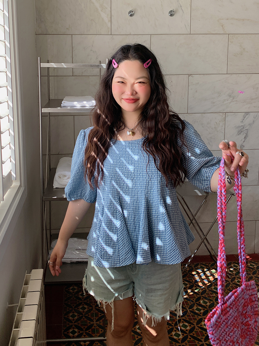 Gold Plaid Waist-Cinching Short Sleeve Shirt for Women - Summer 2025 Light Luxury Chic Top, Perfect for Y2K and Korean Style Fashion. Gold Plaid Waist-Cinching Short Sleeve Shirt for Women - Summer 2025 Light Luxury Chic Top, Perfect for Y2K and Korean Style Fashion.