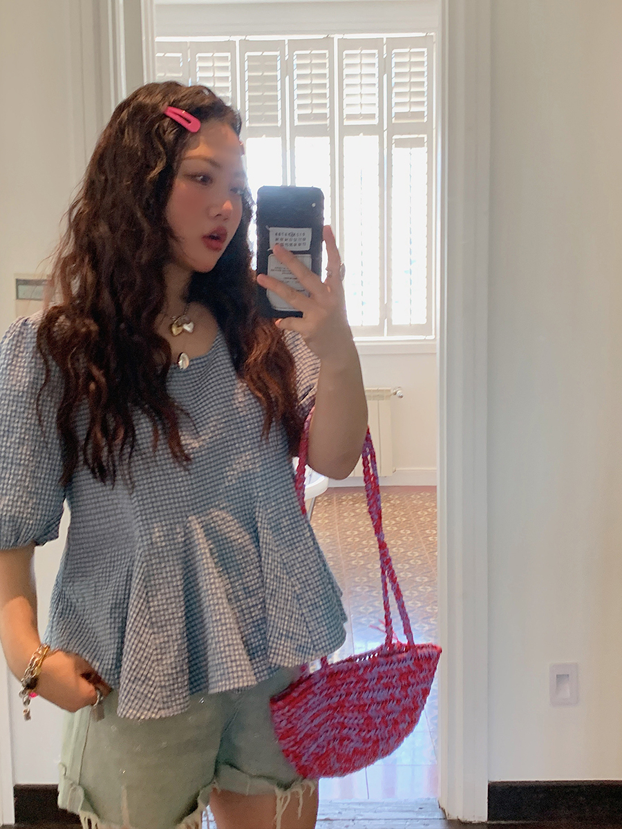 Gold Plaid Waist-Cinching Short Sleeve Shirt for Women - Summer 2025 Light Luxury Chic Top, Perfect for Y2K and Korean Style Fashion. Gold Plaid Waist-Cinching Short Sleeve Shirt for Women - Summer 2025 Light Luxury Chic Top, Perfect for Y2K and Korean Style Fashion.