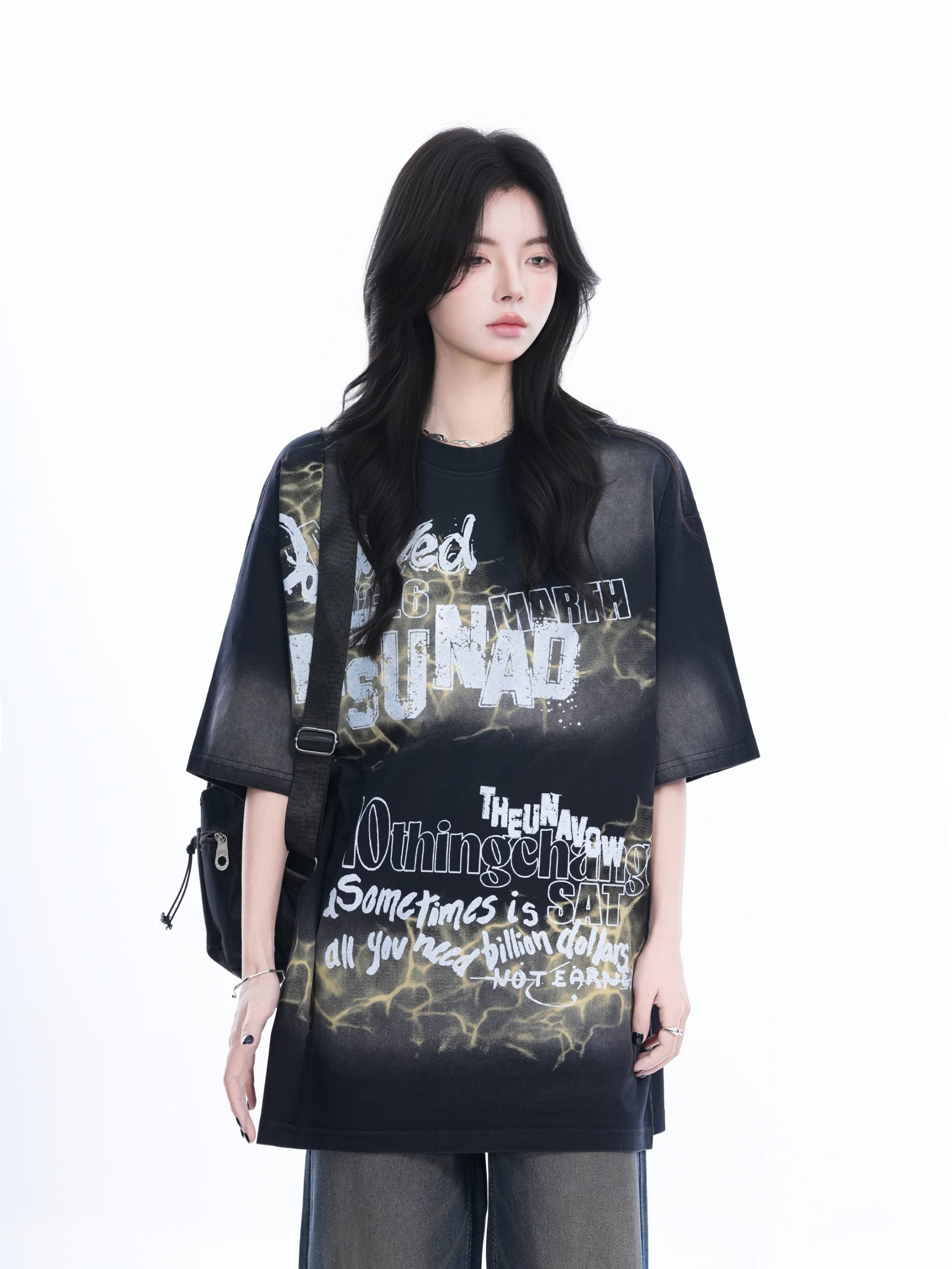 Gradient Pink Oversized Short Sleeve T-Shirt for Women - Trendy American High Street Style with "Sit and Eat Until the Mountains Are Empty" Design Gradient Pink Oversized Short Sleeve T-Shirt for Women - Trendy American High Street Style with "Sit and Eat Until the Mountains Are Empty" Design