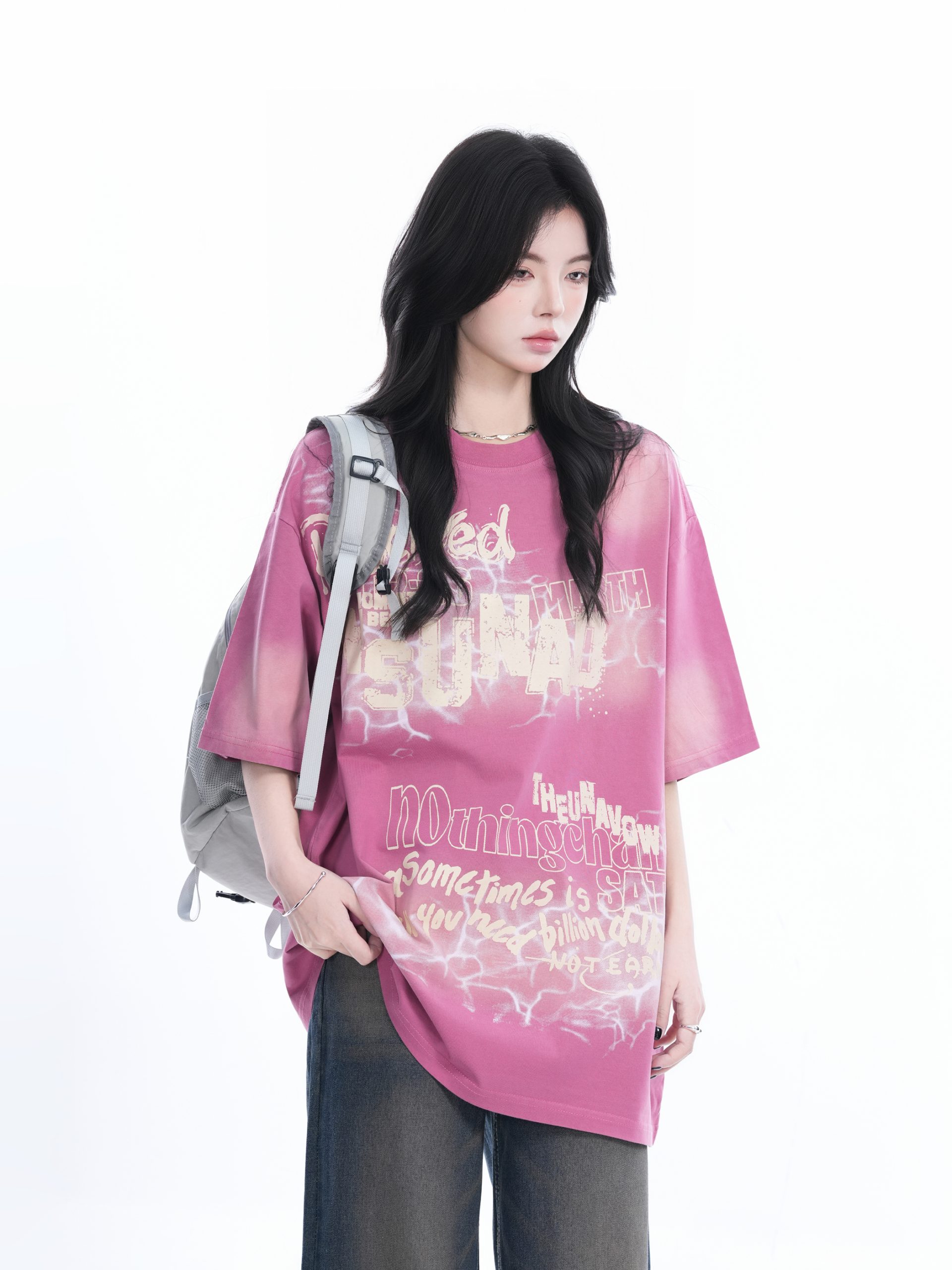 Gradient Pink Oversized Short Sleeve T-Shirt for Women - Trendy American High Street Style with "Sit and Eat Until the Mountains Are Empty" Design Gradient Pink Oversized Short Sleeve T-Shirt for Women - Trendy American High Street Style with "Sit and Eat Until the Mountains Are Empty" Design