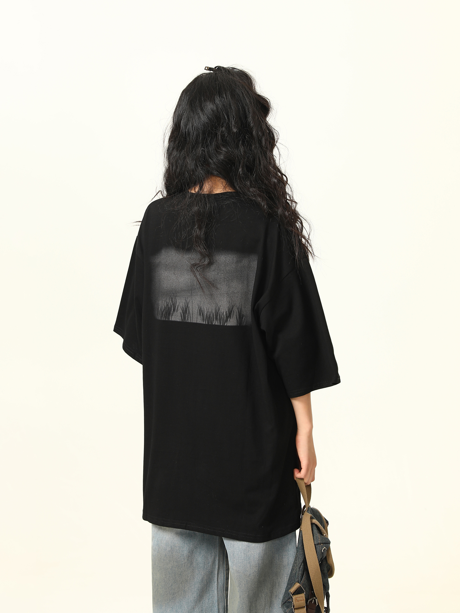 Graffiti Printed Loose Fit Short Sleeve T-Shirt for Men and Women - Summer Streetwear Couple Top, Urban Style Graffiti Printed Loose Fit Short Sleeve T-Shirt for Men and Women - Summer Streetwear Couple Top, Urban Style