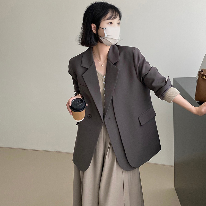Gray Casual Blazer for Women, Petite Korean Style, Elegant High-Quality Suit for Early Autumn 2025 Fashion Gray Casual Blazer for Women, Petite Korean Style, Elegant High-Quality Suit for Early Autumn 2025 Fashion